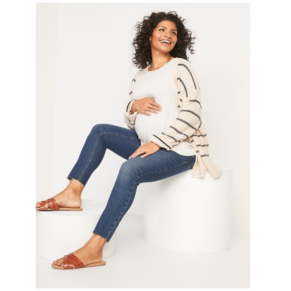 Old Navy Maternity Premium Full Panel Rockstar Super Skinny Cut Off Jean